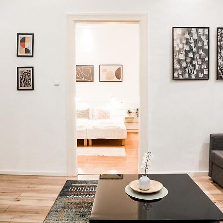 Appartement Stylish And Spacious ! Central Location Kazincy Netflix à Budapest Extérieur photo